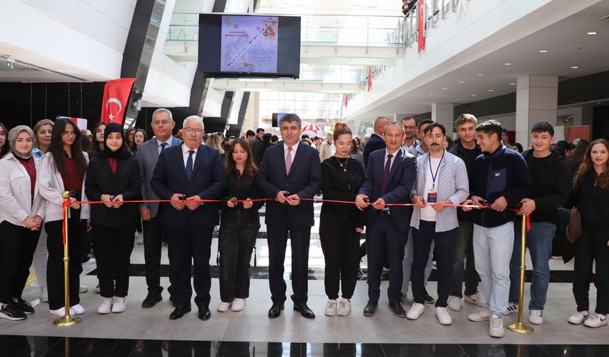 NEVÜ Ev Sahipliğinde Düzenlenen ‘Üniversite Tanıtım Fuarı’na Yoğun İlgi