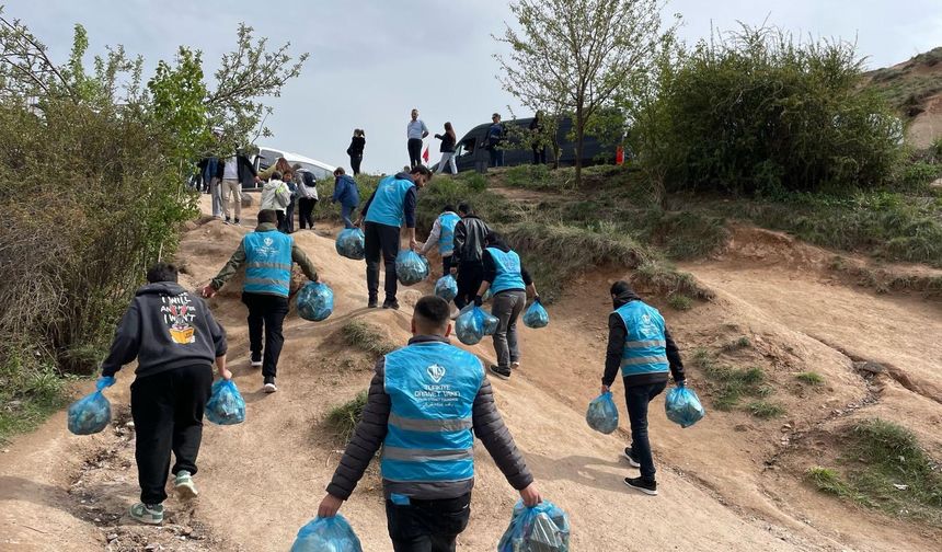 Kapadokya’da Gençlerle Çevre Temizliği ve Atv Turu…