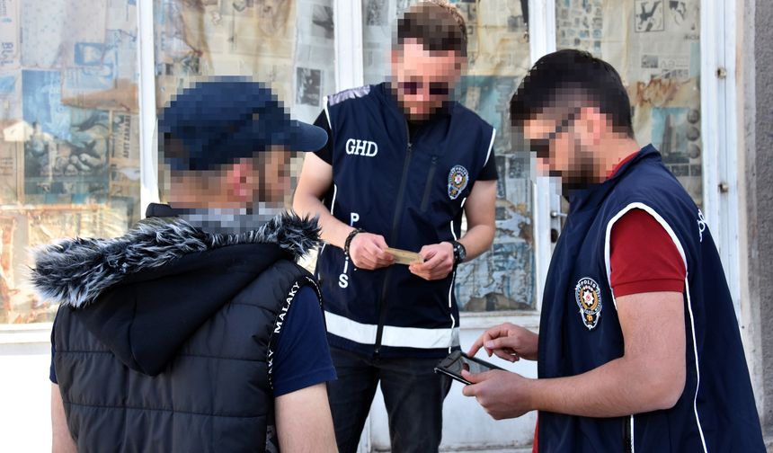 Nevşehir'de yabancı uyruklu 8 kişi sınır dışı edildi
