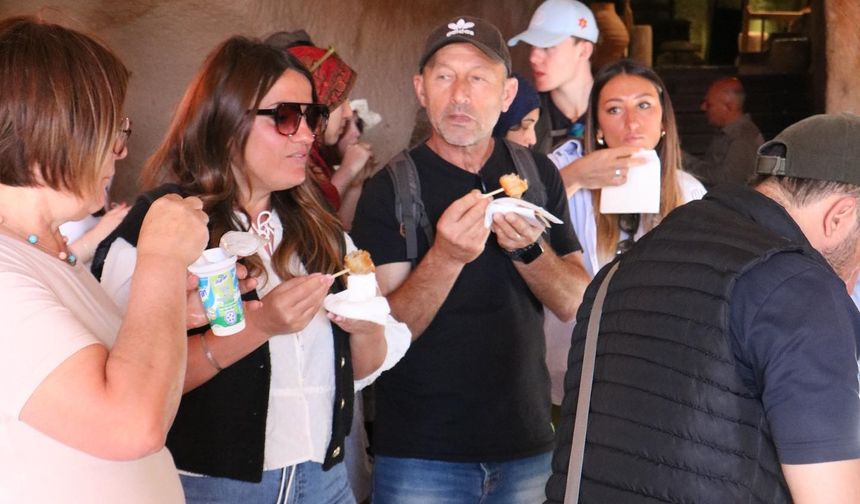 Kapadokya'nın zirvesinde Türk mutfağını keşfettiler!