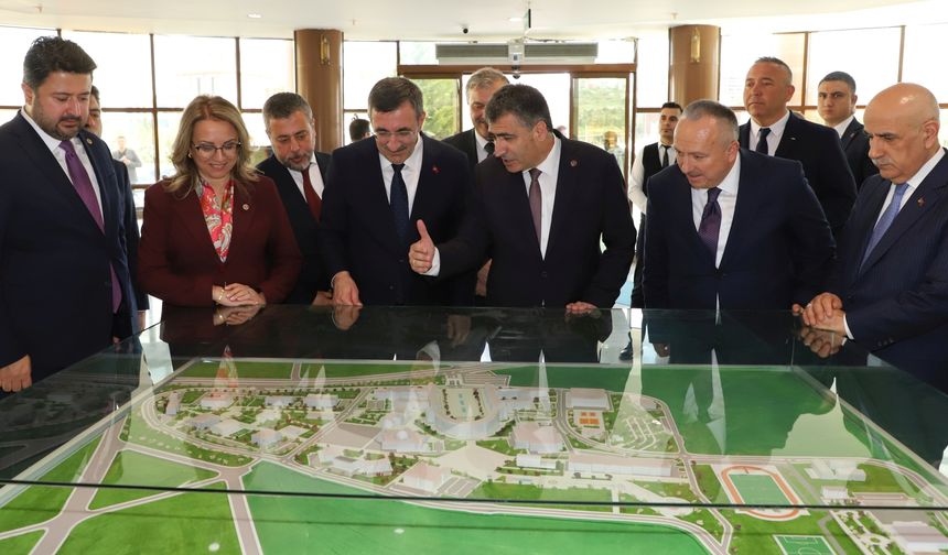 Cumhurbaşkanı Yardımcısı Cevdet Yılmaz'dan NEVÜ'ye Ziyaret