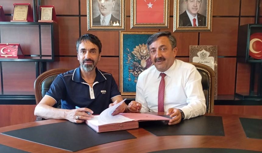 Acıgöl'de ana arterlere sıcak asfalt yapılıyor