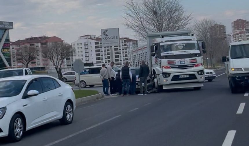 Nevşehir'de Kavşakta Çarpışma: Maddi Hasar