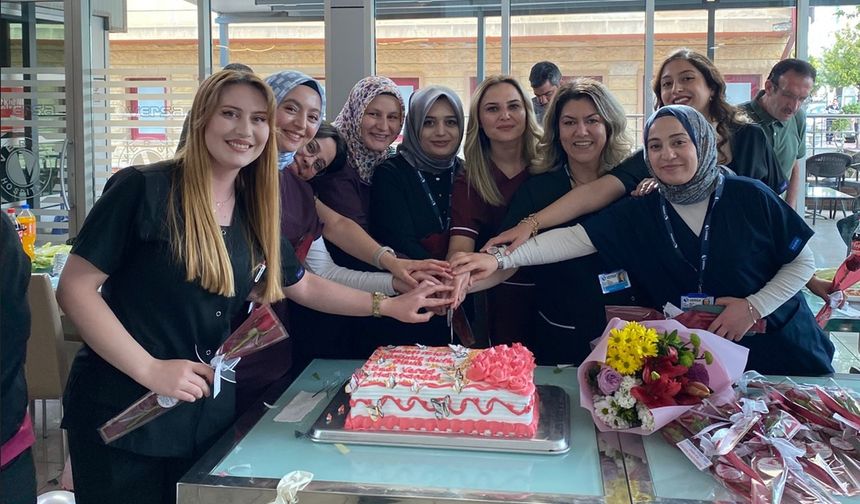Versa Hastanesi'den beyaz meleklere özel kutlama