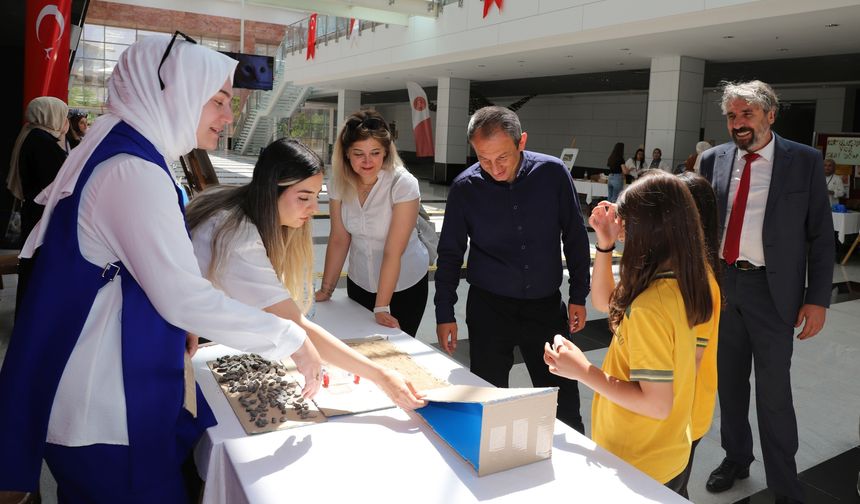 NEVÜ'de Biyolojik Çeşitlilik Sergisi ve Geri Dönüşüm Temalı Bilim Şenliği