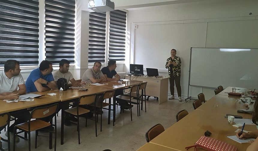 NEVÜ Hacıbektaş Teknik Bilimler MYO'da Akreditasyon Bilgilendirme Toplantısı Düzenlendi