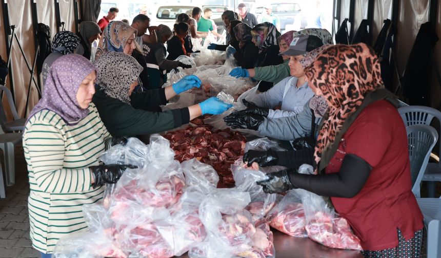 Nevşehir'de ihtiyaç sahibi 2000 aileye kurban eti dağıtıldı