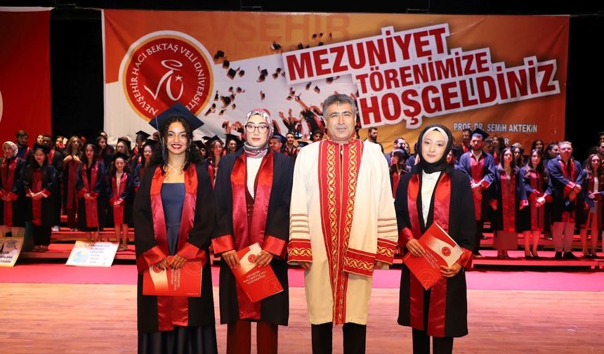 Rektör Aktekin NEVÜ Birimlerinin Mezuniyet Törenlerine Katıldı