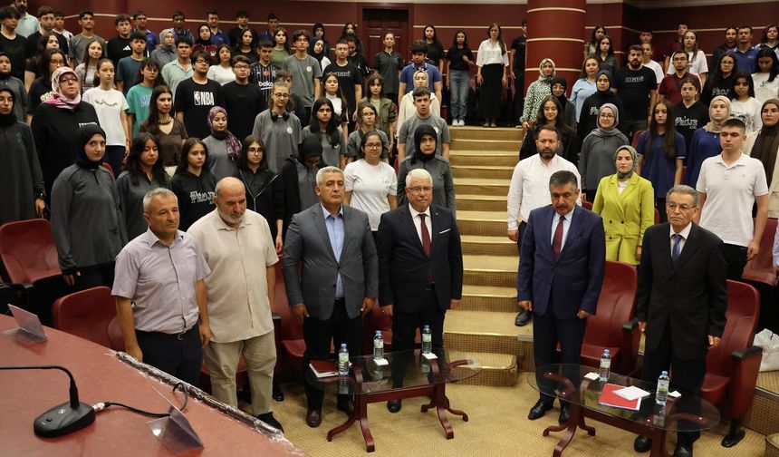 Nevşehir Anadolu Mektebi Cengiz Aytmatov Paneli Düzenlendi