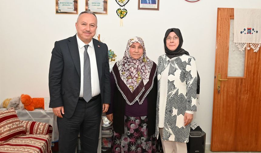 Vali Fidan'dan Şehit Annesine Bayram Ziyareti