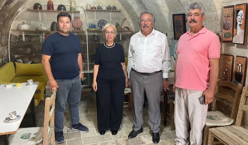 Edip Akbayram’ın eşi Avanos’ta anılarını yaşatıyor