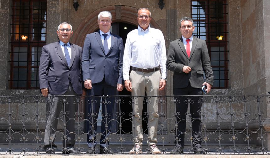 KÜN’de İsviçre-Türkiye İlişkileri “Dış Politika ve İsviçre’nin Kamu Diplomasisi” Seminerinde Ele Alındı