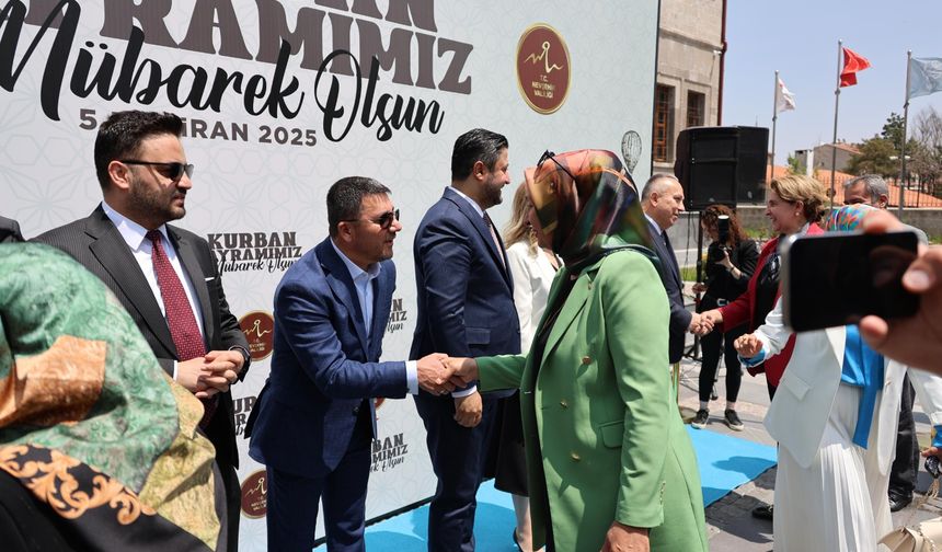 Belediye Başkanı Rasim Arı, Bayramlaşma Törenine Katıldı