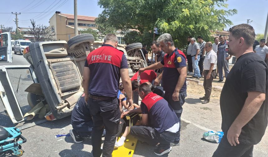 Nevşehir Kozaklı'da feci kaza! 1'i ağır 3 yaralı