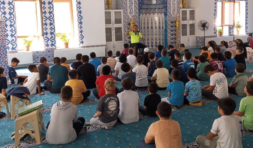 Nevşehir'de Yaz Kuran Kursu Öğrencilerine Trafik Eğitimi