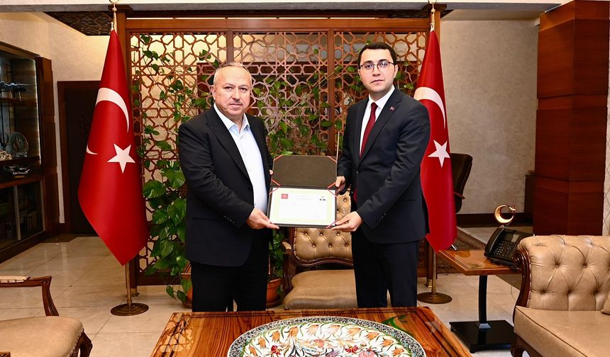 Vali Fidan’dan Gülşehir Kaymakamı Gültekin’e Başarı Belgesi