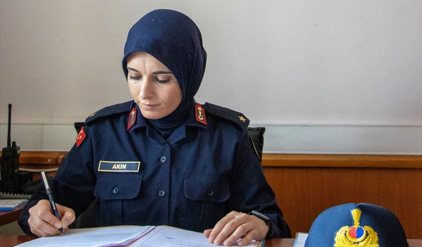 Nevşehir’in İlk Kadın Jandarma Karakol Komutanı Göreve Başladı