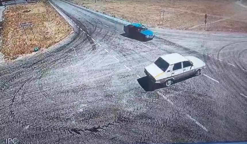 Nevşehir'de Kaza Anı Güvenlik Kamerasına Böyle Yansıdı