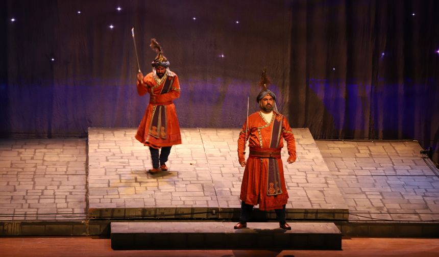 “Taj Mahal Muhafızları” Adlı Tiyatro Oyunu NEVÜ’de Sahnelendi