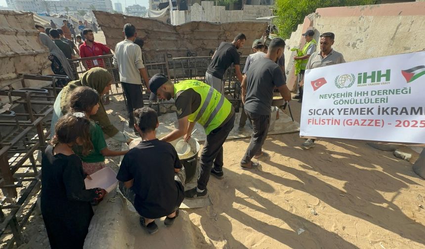 İHH Nevşehir, Gazze’de yemek dağıttı
