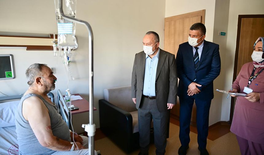 Vali Fidan’dan Nevşehirli Şehit Babasına Hastanede Ziyaret