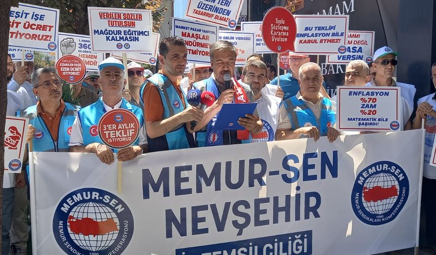 Memur-Sen üyeleri, Nevşehir'de eylem yaptı
