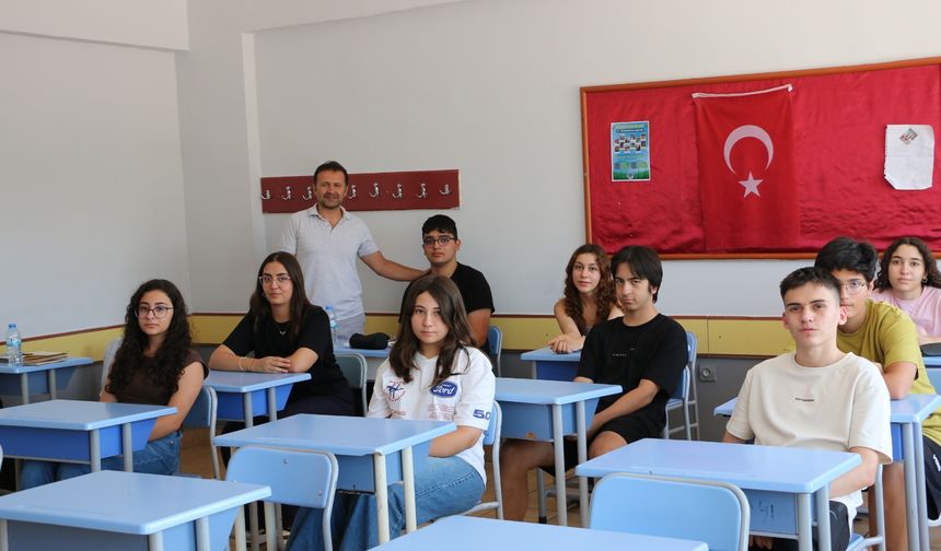 Altınyıldız Koleji Fen ve Anadolu Lisesinde Hafta Sonu Kurslarıyla YKS’ye Hazırlık Süreci Başladı