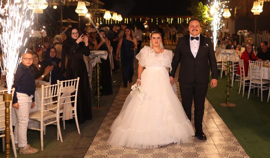 Dilara ve Emre Dörtkol çifti dünyaevine girdi