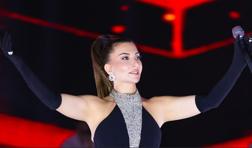 Ebru Yaşar Nevşehir’de Sahne Aldı: On Binlerce Kişi İzledi