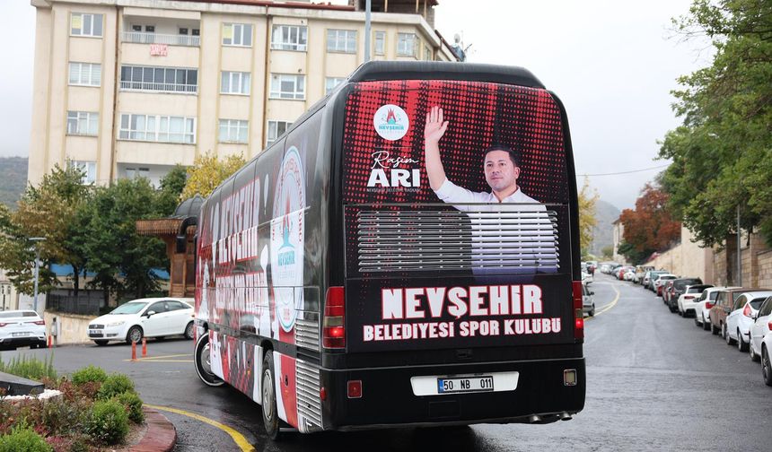 Başkan Rasim Arı, Nevşehir Belediyesi SK Takım Otobüsünü Kullandı