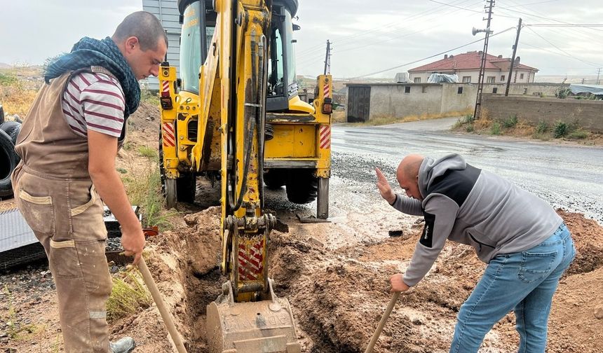 Nevşehir Köylerinde 5.300 Metre Yol ve Su Hattı Çalışması