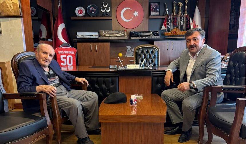 Acıgöl’de Baba-Oğul Belediye Başkanlarının Duygusal Buluşması