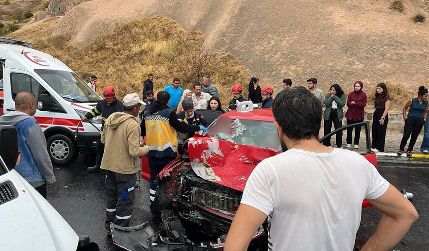 Nevşehir'de sıkışmalı trafik kazası: 6 yaralı