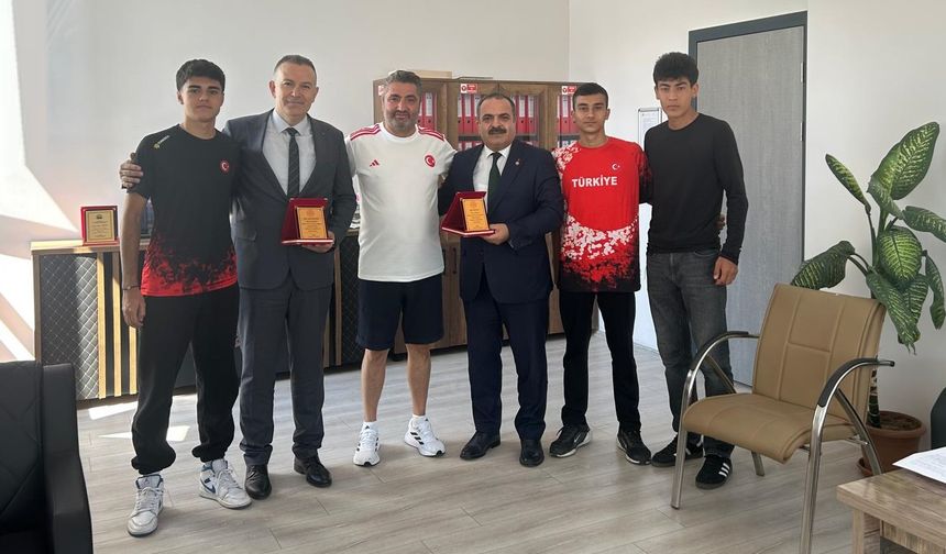 BESYO’yu Kazanan Nevşehirli Milli Atletlerden Vefa Ziyareti