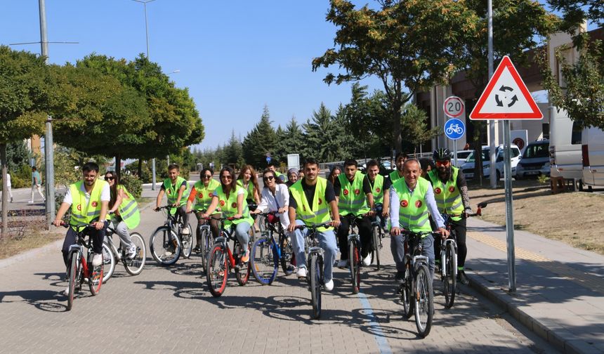 NEVÜ’de Yeşil Yerleşke Vizyonuyla Sürdürülebilir Yaşam İçin Bisiklet Turu Düzenlendi