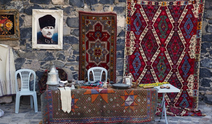 Nevşehir'de Antika ve Koleksiyon Meraklıları Tarihin Merkezinde Buluşuyor