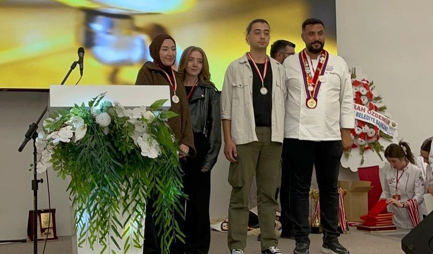 NEVÜ Turizm Fakültesi Öğrencilerinden Gastronomi Festivalinde Üçüncülük