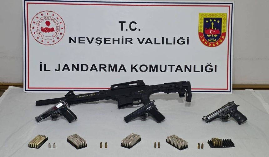 Derinkuyu'da kaçak silah operasyonu: 2 gözaltı
