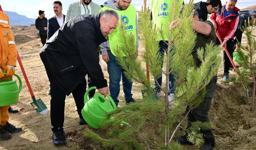 Vali Fidan'dan Nevşehir'e Yeşil Vatan Çağrısı: “Şahidimiz Toprak, İmzamız Fidan”