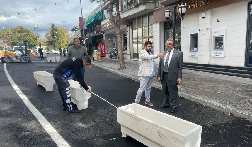Avanos’ta Yaya Dostu Meydan Düzenlemesi Başladı