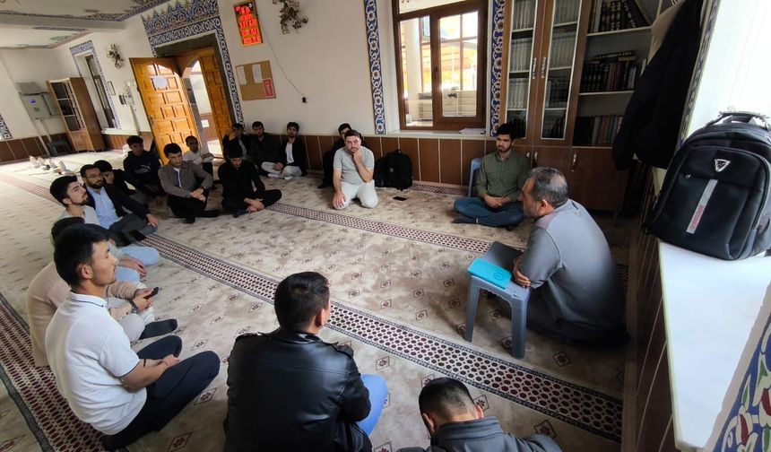 NEVÜ Üniversite Camii’nde Sohbet Programı Düzenlendi