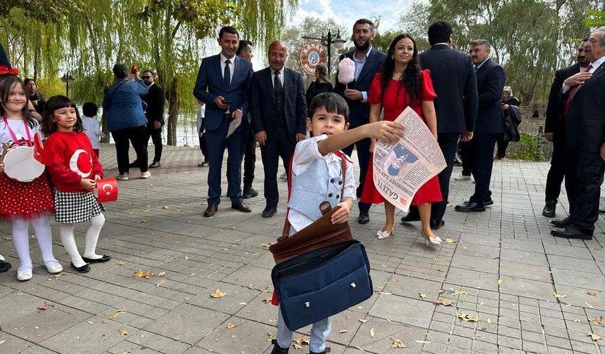 Avanos'ta Minik Yüreklerden Cumhuriyet Yürüyüşü