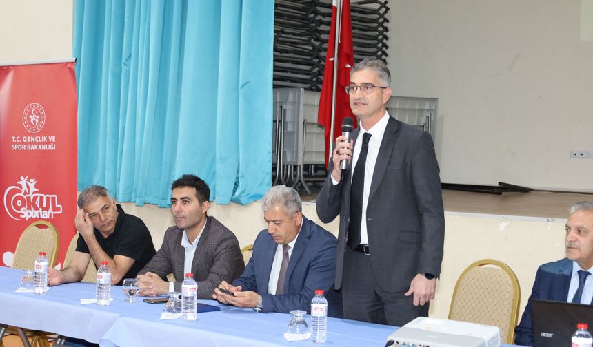 Nevşehir’de Okul Sporları Bilgilendirme Toplantısı Düzenlendi