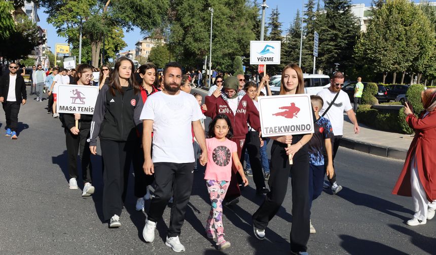 Nevşehir’de Amatör Spor Haftası Kortej Yürüyüşüyle Başladı