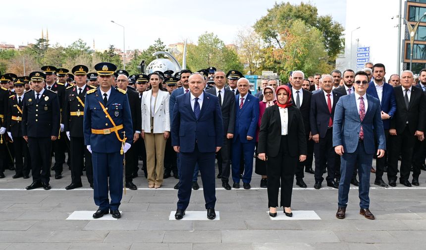 Nevşehir’de 29 Ekim Coşkusu: Atatürk Anıtına Çelenk Sunuldu