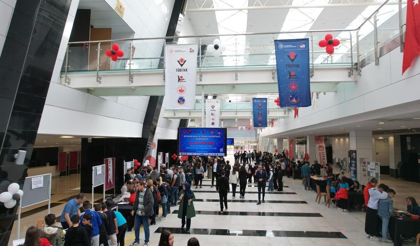 Nevşehir Bilim ve Teknoloji Festivali (NevBilTekFest) 2. Gününde Misafirlerini Ağırlamaya Devam Ediyor