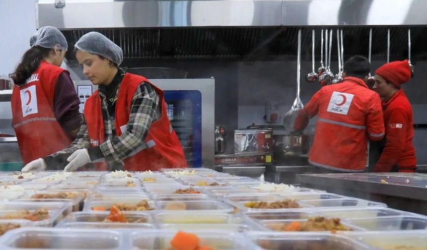 Nevşehir Aşevi'nden Her Gün 500 Vatandaşa Sıcak Yemek!