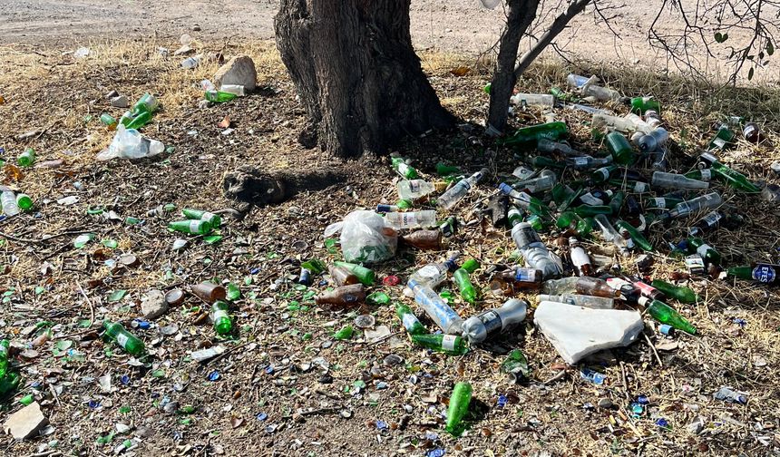 Nevşehir’de alkol şişeleri her yerde...