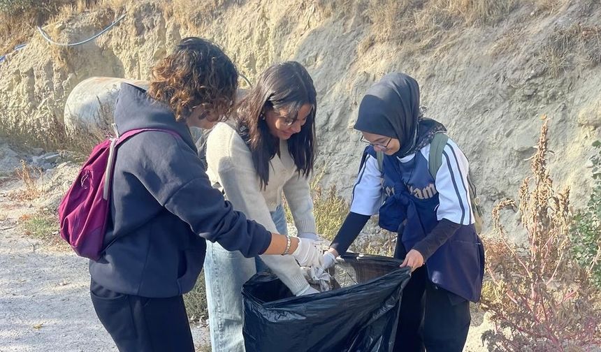 Nevşehir'de Gençler: “Dedesi Ekşi Yer, Torunun Dişi Kamaşır”