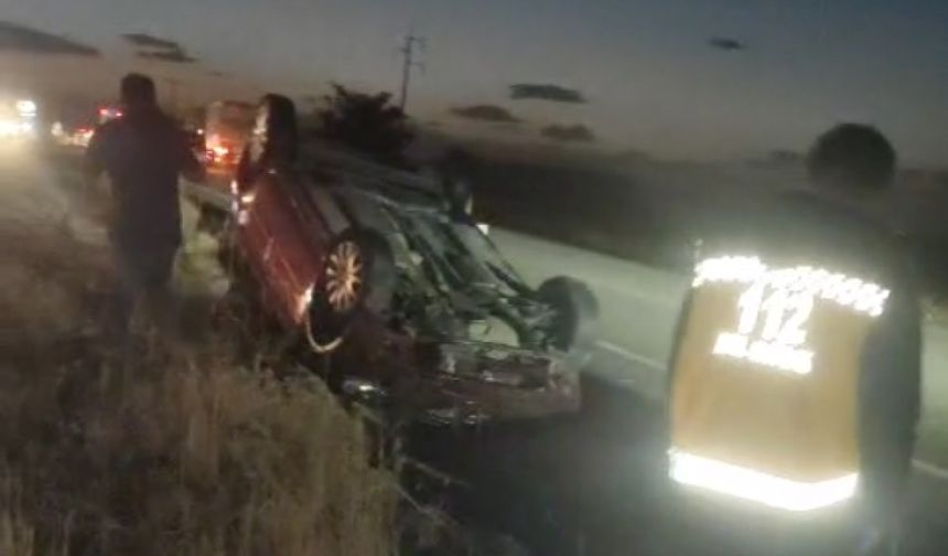 Karapınar Girişinde Kaza: Araç Yol Kenarına Devrildi
